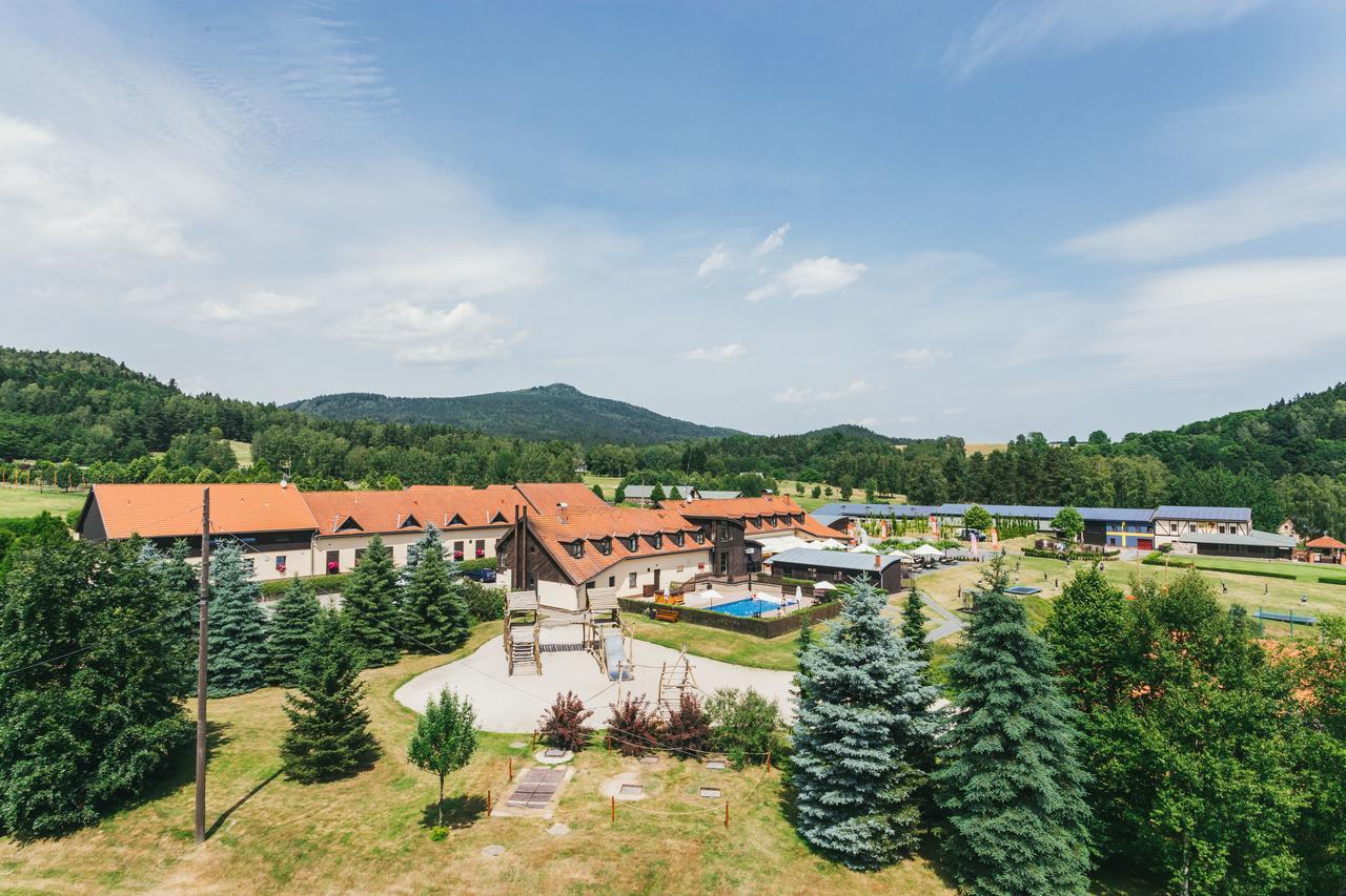 Resort Malevil Jablonné v Podještědí Exterior foto